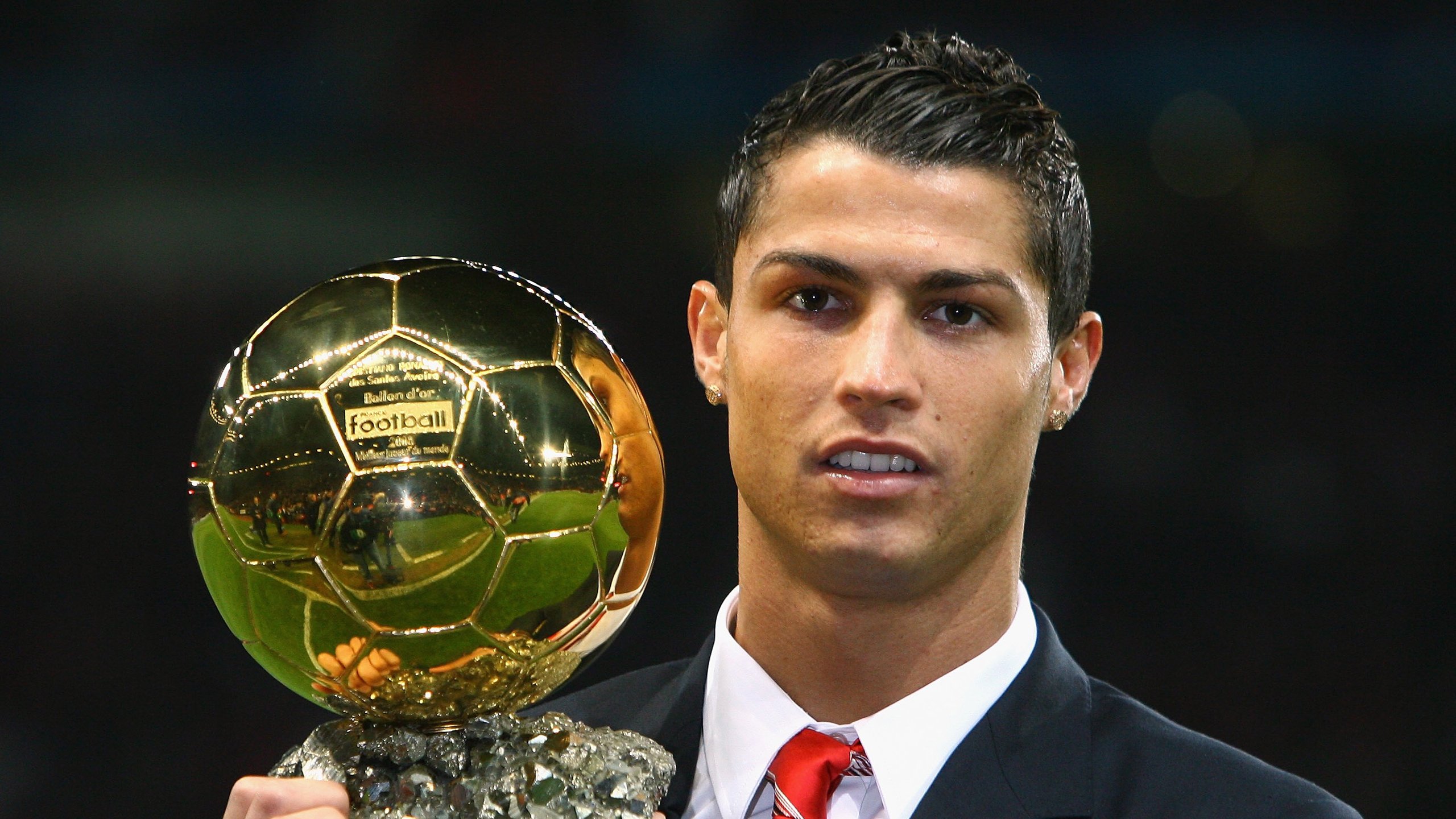 “霍斯特在南非队的表现持续亮眼，成为防守焦点”